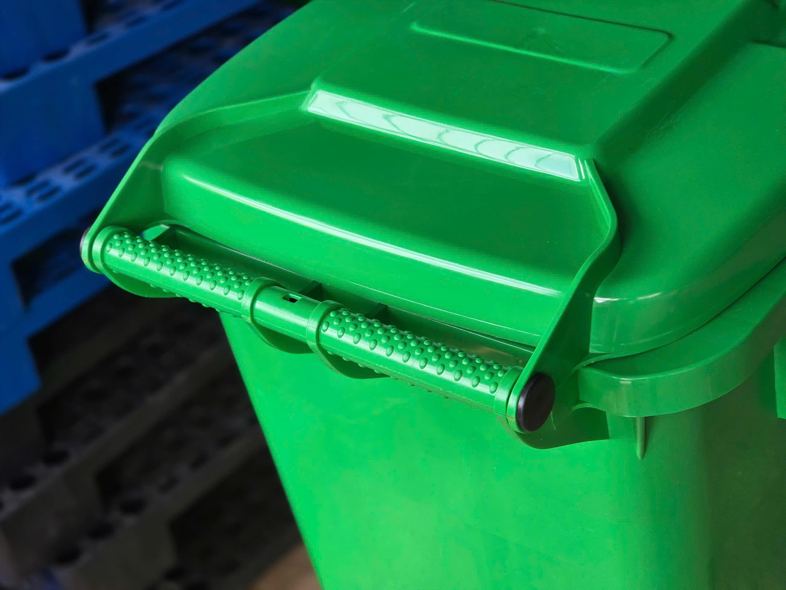 Thùng rác 120 lít tay nắm chắc chắn