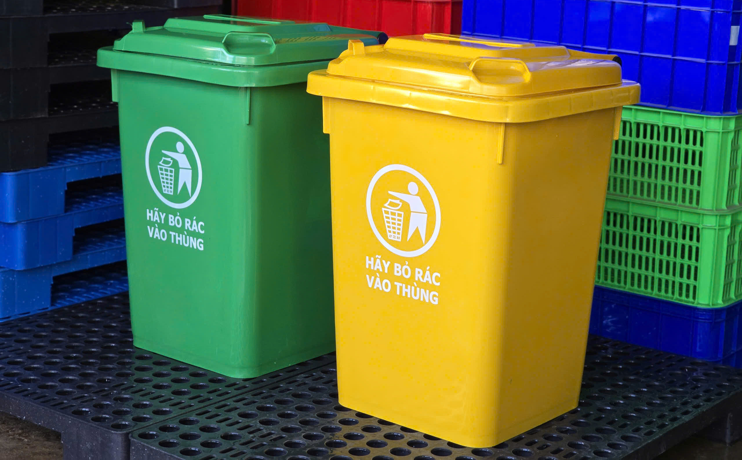 Thùng rác 60 lít màu vàng xanh lá