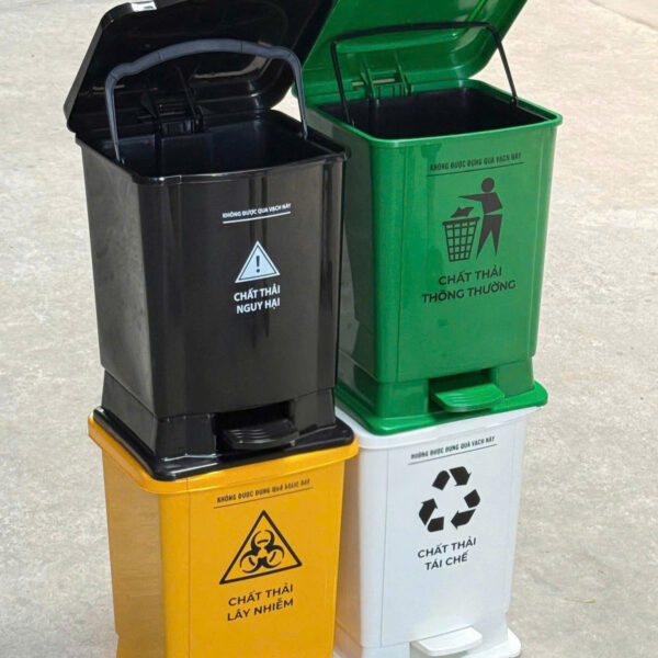 thùng rác y tế