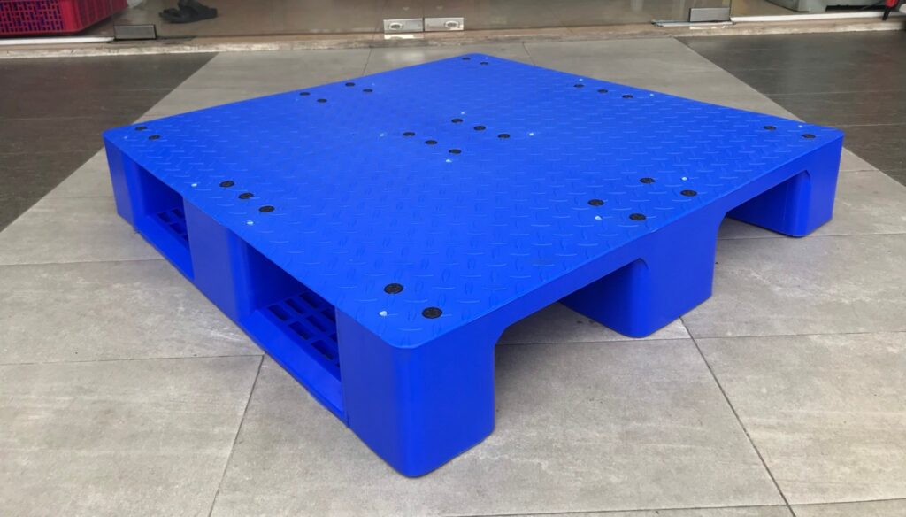 Pallet nhựa 3 chân - Nhựa Phúc Minh