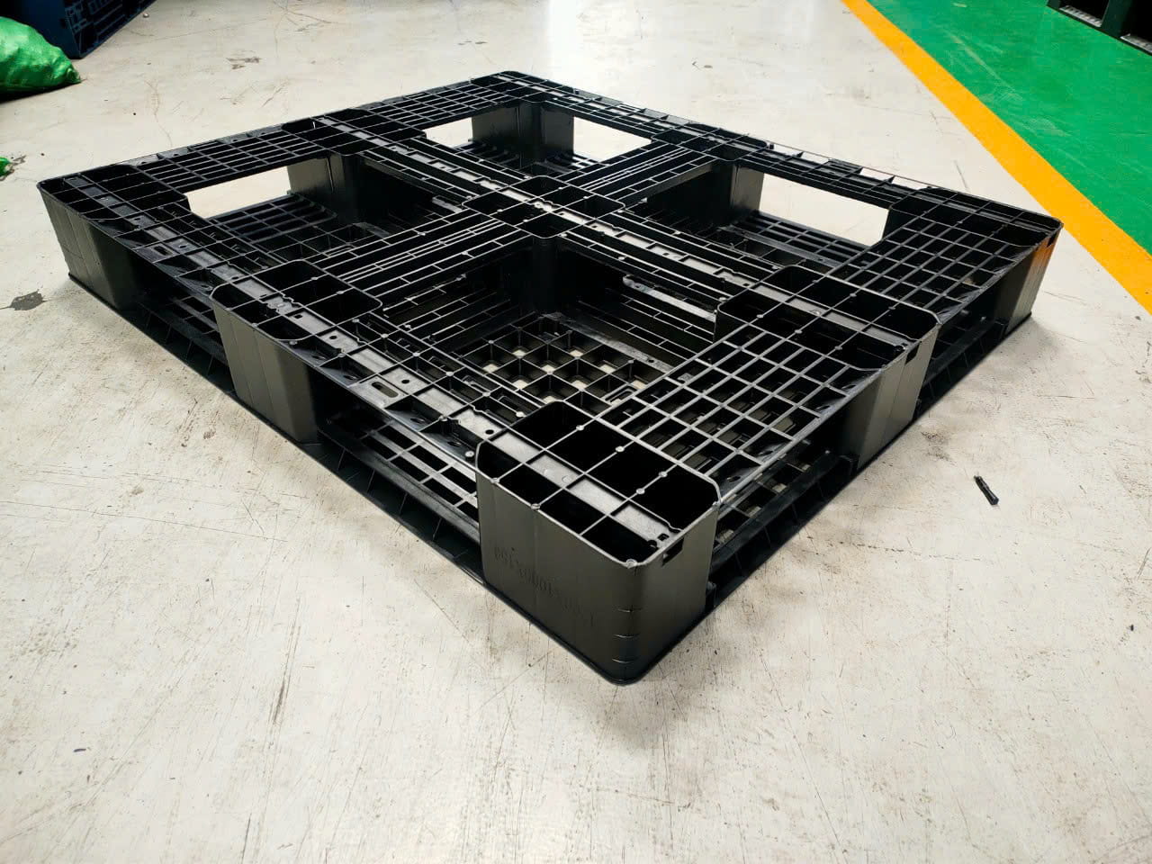 Pallet nhựa - Giá Pallet nhựa - Pallet nhựa chữ thập