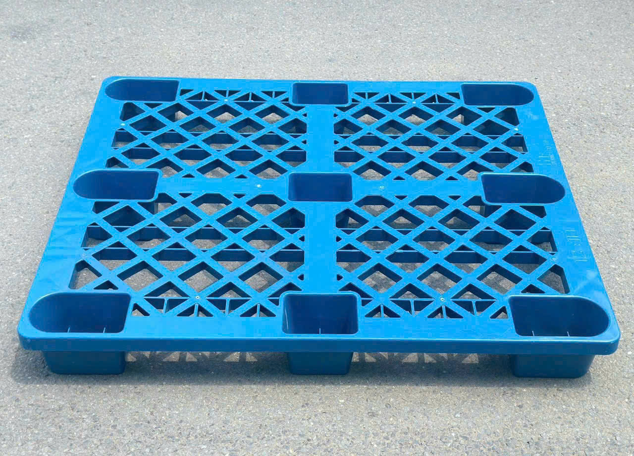 Pallet cốc nhựa kê sầu riêng